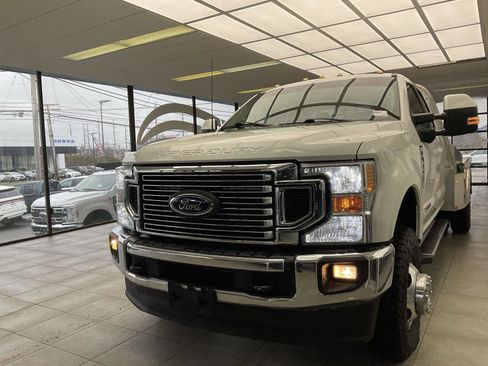 Used 2021 Ford F350 Lariat w/ Lariat Value Package image 3