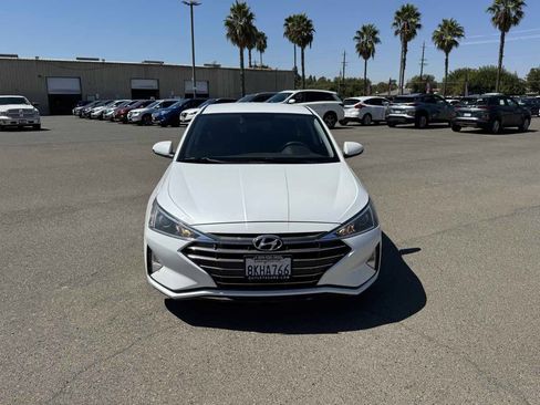 Used 2019 Hyundai Elantra SE w/ Cargo Package FWD image 4