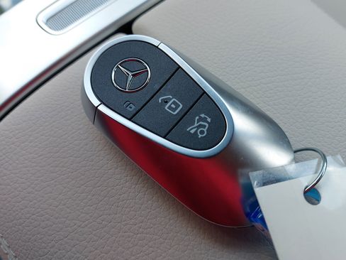 Used 2025 Mercedes-Benz C 300 Sedan image 37