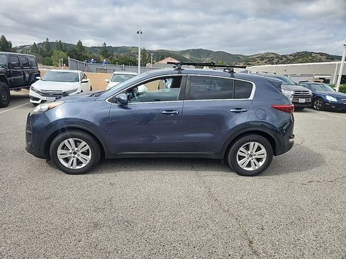 Used 2018 Kia Sportage LX FWD image 2