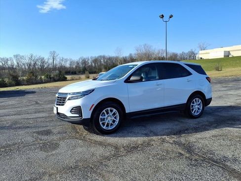 Used 2024 Chevrolet Equinox LS w/ LS Convenience Package image 32
