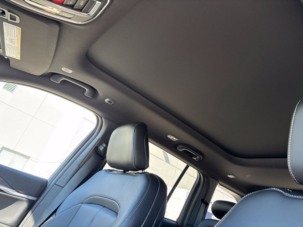 New 2027 Jeep Grand Cherokee Limited AWD/4WD image 14