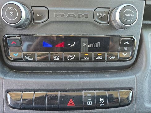 Used 2023 RAM ProMaster 2500 FWD image 17