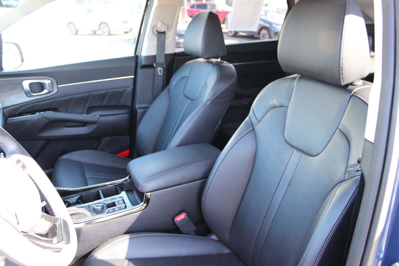 Used 2024 Kia Sorento SX AWD/4WD image 23
