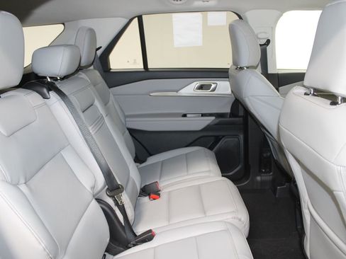 New 2026 Ford Explorer Active image 31