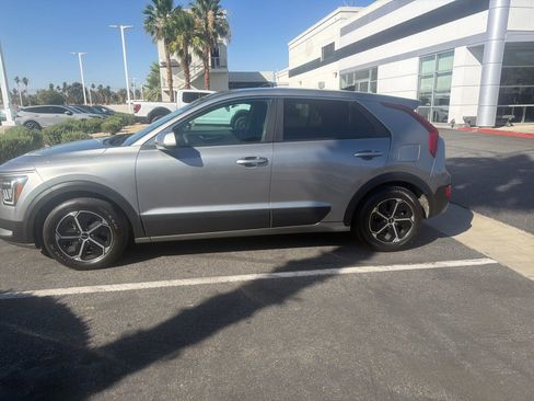 Used 2024 Kia Niro LX FWD image 1