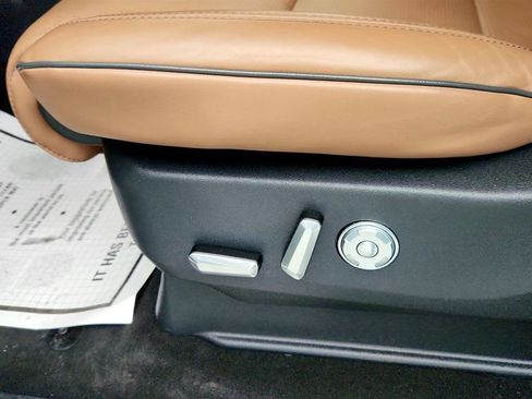 Used 2025 Lincoln Navigator L Black Label image 12