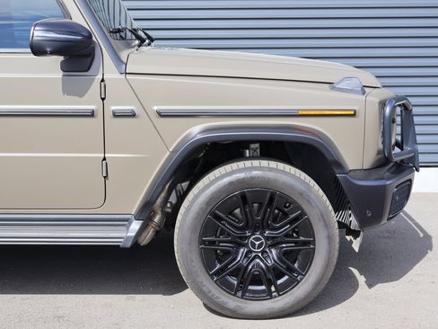 Used 2025 Mercedes-Benz G 550 image 12