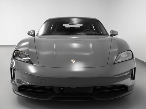 New 2025 Porsche Taycan image 8