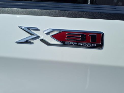 Certified 2023 GMC Sierra 1500 SLT image 9