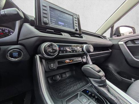 Used 2022 Toyota RAV4 XLE image 15