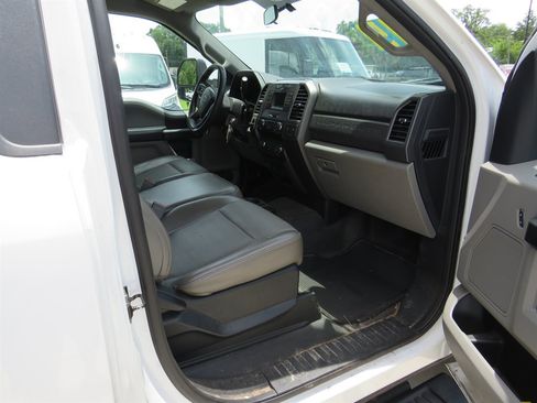 Used 2019 Ford F550 2WD Regular Cab Super Duty image 14