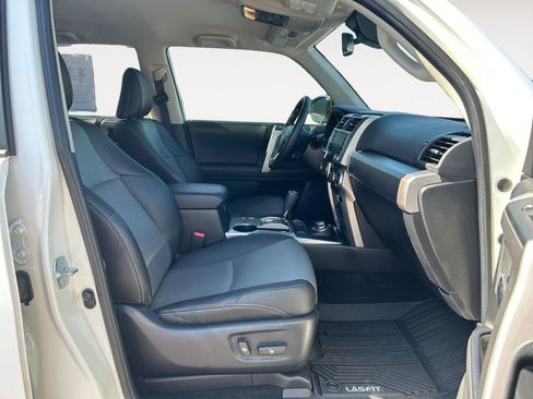 Used 2020 Toyota 4Runner SR5 Premium image 11