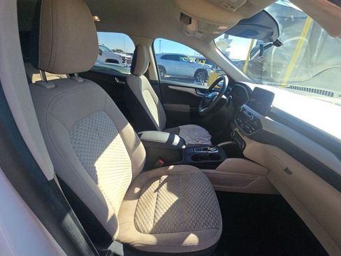 Used 2020 Ford Escape SE image 10