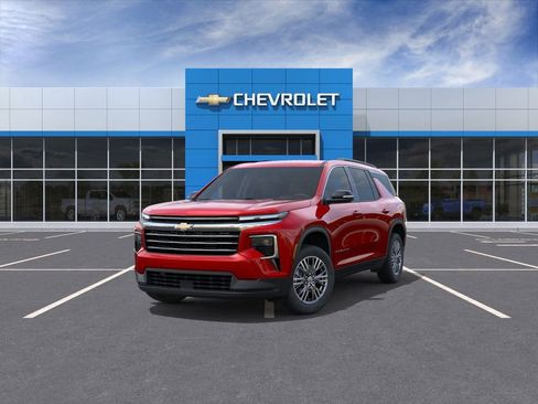 New 2026 Chevrolet Traverse LT image 8