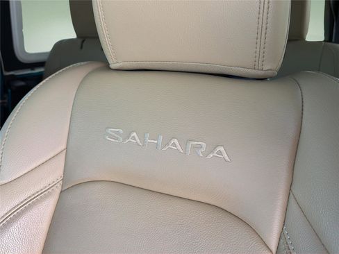 Used 2019 Jeep Wrangler Unlimited Sahara AWD/4WD image 26