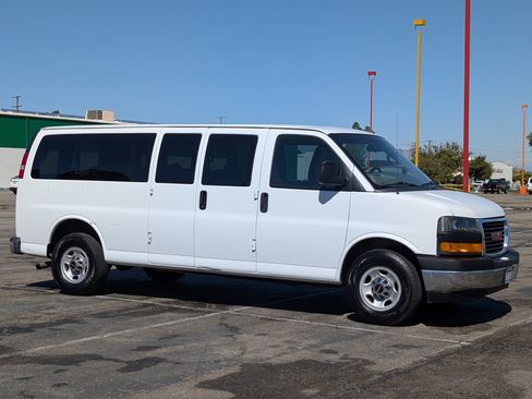 Used 2018 GMC Savana 3500 LT w/ LT Preferred Equipment Group image 1
