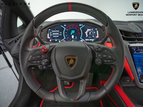 Used 2024 Lamborghini Revuelto image 32