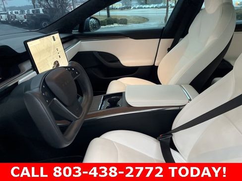 Used 2022 Tesla Model S image 9