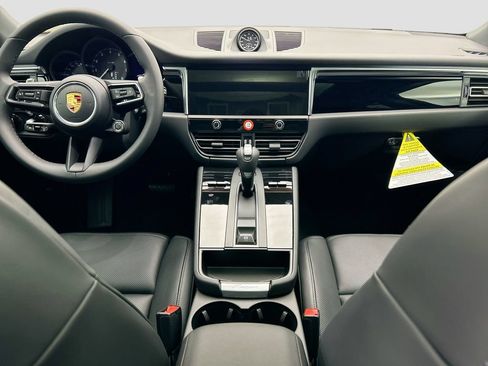 Used 2026 Porsche Macan AWD/4WD image 16