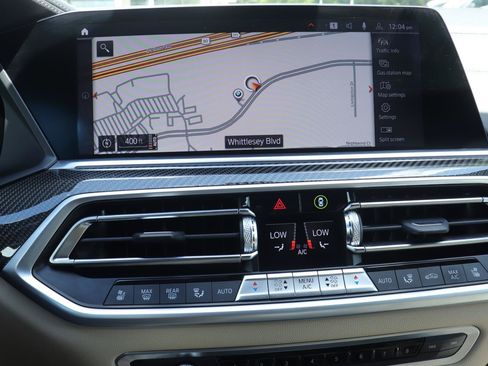 Used 2022 BMW X6 M50i AWD/4WD image 32