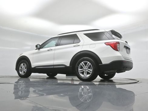 Certified 2024 Ford Explorer XLT RWD image 47