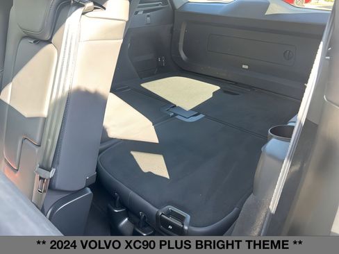 Used 2024 Volvo XC90 B5 Plus image 17
