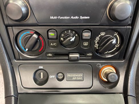 Used 2001 MAZDA MX-5 Miata RWD image 12