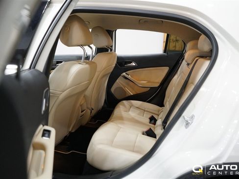 Used 2015 Mercedes-Benz GLA 250 4MATIC image 28