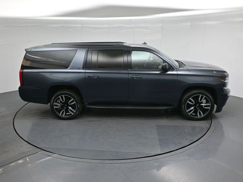 Used 2019 Chevrolet Suburban LT w/ RST Edition RWD image 40