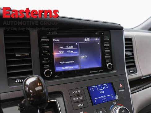 Used 2019 Toyota Sienna XLE FWD image 19