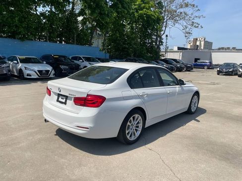 Used 2018 BMW 320i xDrive Sedan AWD/4WD image 5
