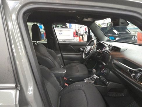 Used 2022 Jeep Renegade Altitude image 26