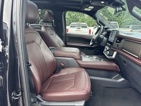 Used 2024 Ford Expedition Limited AWD/4WD image 29
