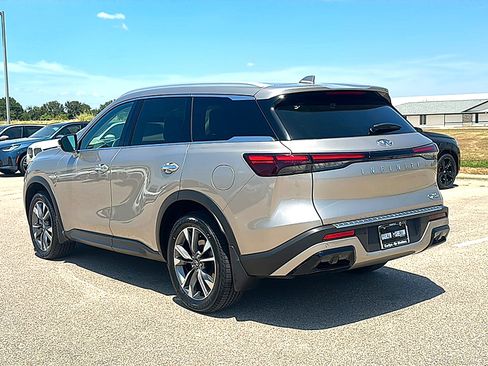 Used 2023 INFINITI QX60 Luxe w/ Cargo Package FWD image 6