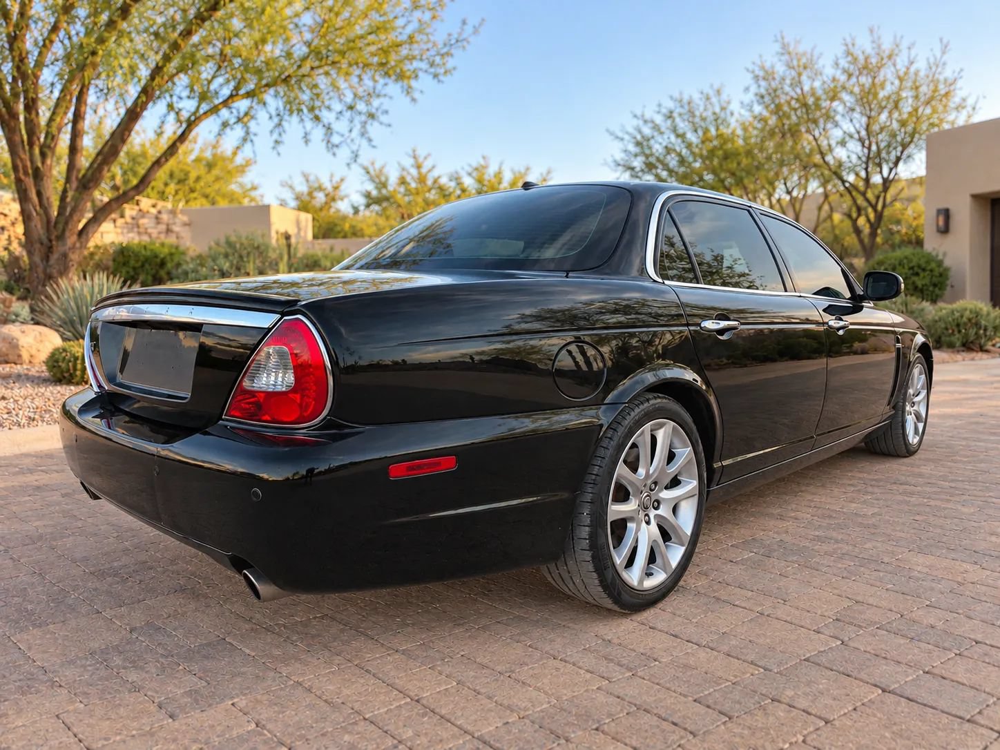 Used 2009 Jaguar XJ8 RWD image 5