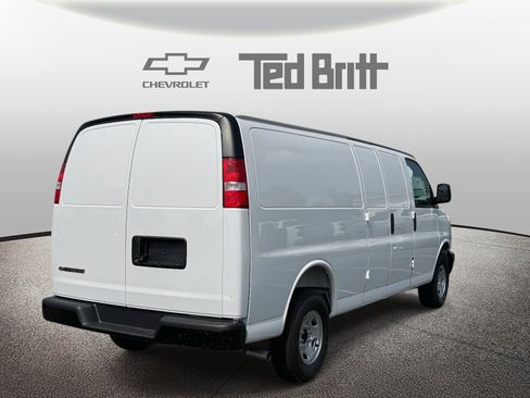 New 2025 Chevrolet Express 3500 Extended image 6