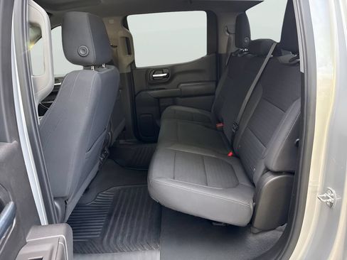 Used 2022 Chevrolet Silverado 1500 LT AWD/4WD image 9