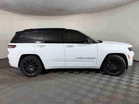 Used 2025 Jeep Grand Cherokee Summit AWD/4WD image 4