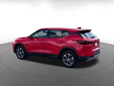 Used 2025 Chevrolet Blazer LT FWD image 8