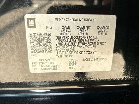 Used 2019 GMC Sierra 2500 Denali w/ Duramax Plus Package AWD/4WD image 2