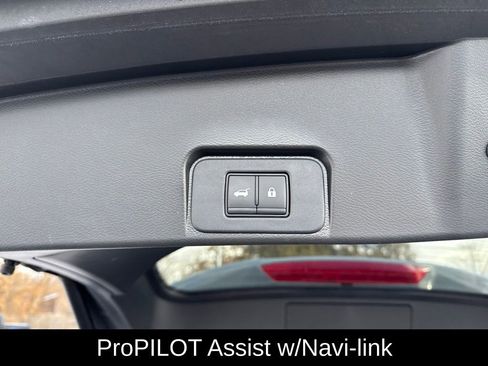 Certified 2023 Nissan Rogue SL w/ SL Premium Package image 19