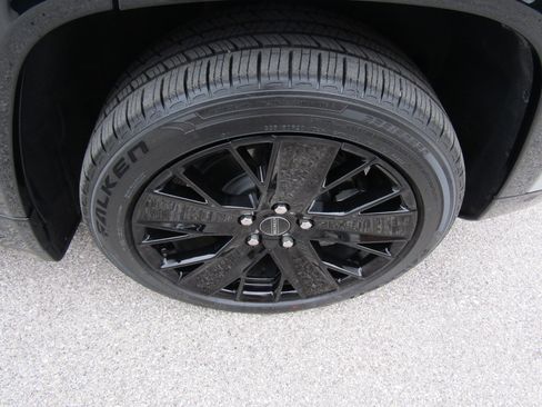 Used 2024 Jeep Wagoneer Launch Edition image 11