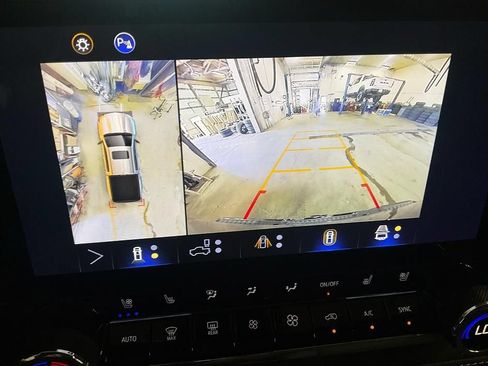 Used 2024 Chevrolet Colorado ZR2 w/ ZR2 Convenience Package III AWD/4WD image 14