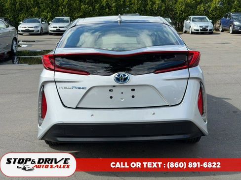 Used 2018 Toyota Prius Prime Advanced FWD image 3