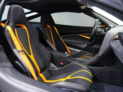 Used 2022 McLaren 720S Performance RWD image 26