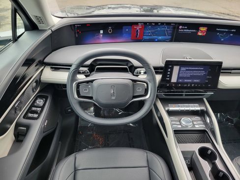 New 2025 Lincoln Nautilus Premier w/ Equipment Group 102A image 8