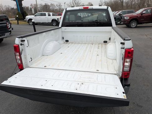 Used 2022 Ford F250 XL w/ Power Equipment Group image 11