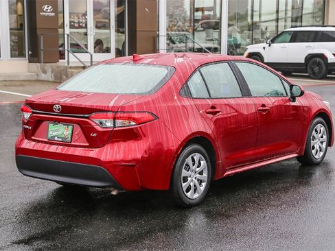 Used 2023 Toyota Corolla LE image 9