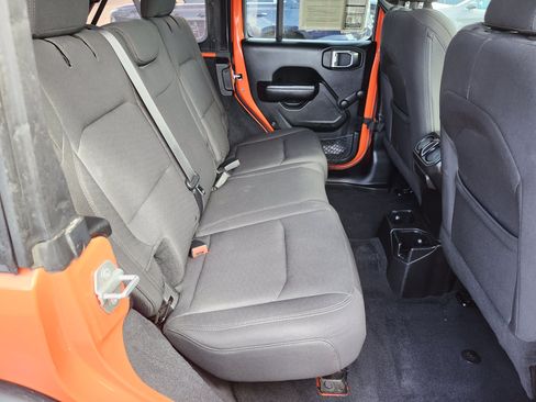 Used 2018 Jeep Wrangler Unlimited Sport AWD/4WD image 18